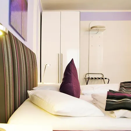 בית הארחה Park Ambiente Friedberg 3*